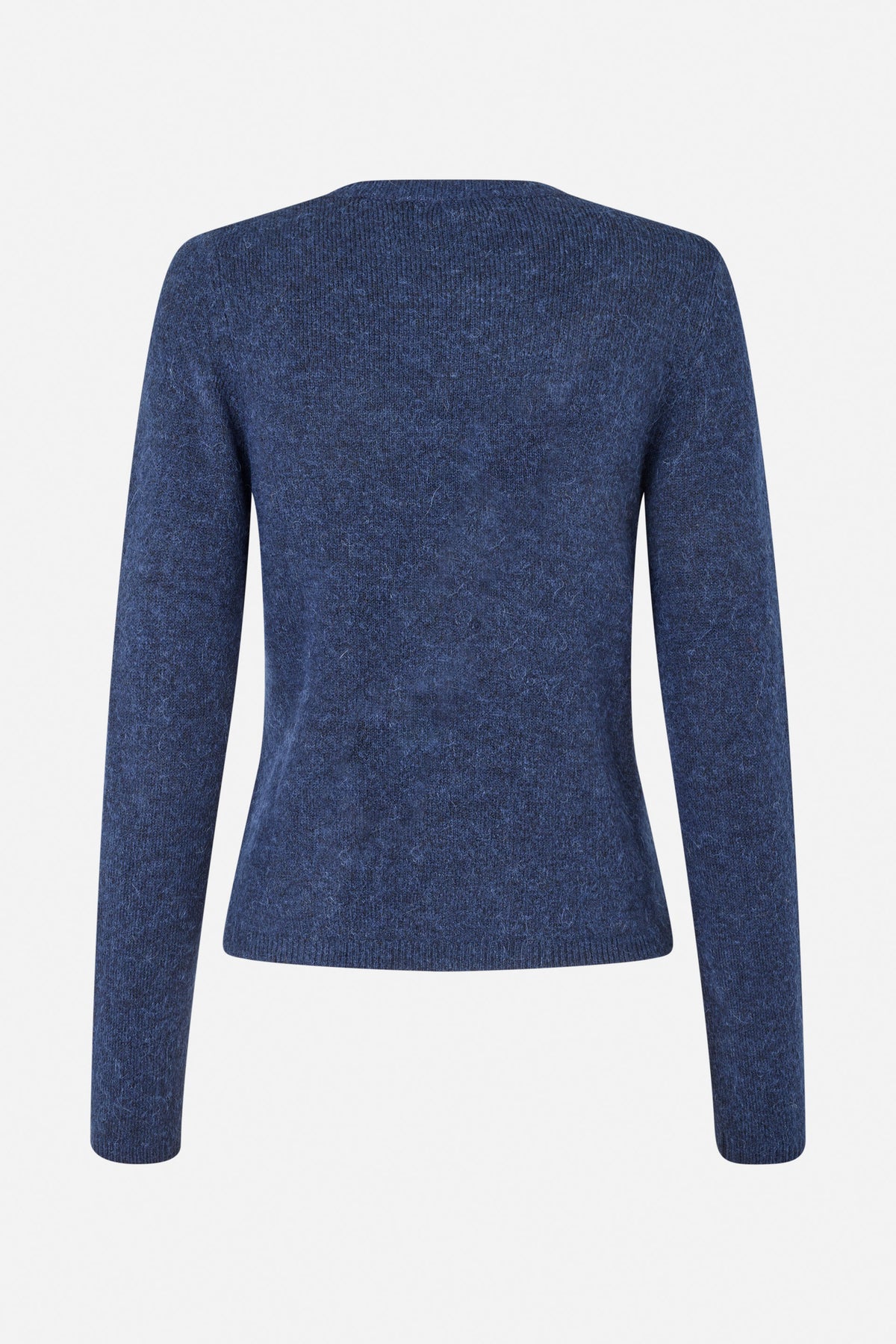 Vooraanzicht van een donkerblauwe, gemêleerde trui met lange mouwen en een subtiel getailleerd model.