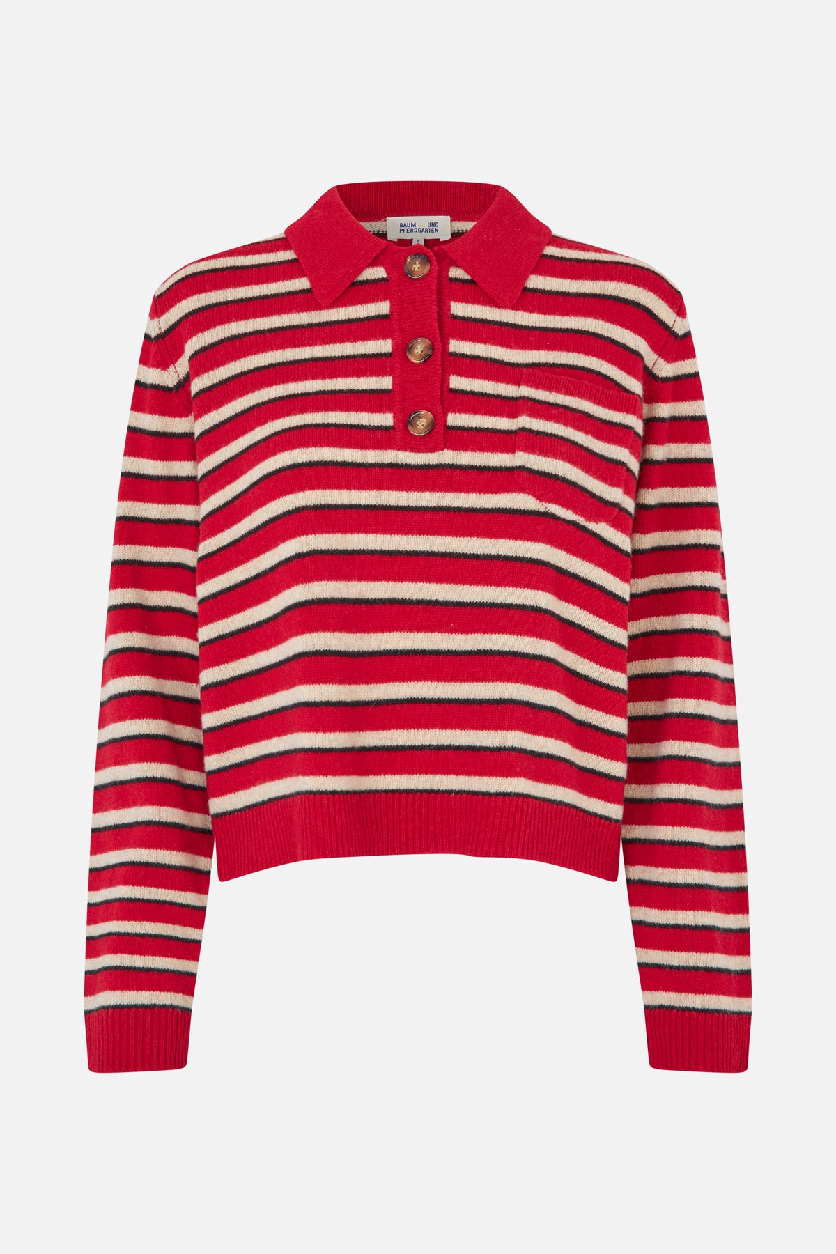 Vooraanzicht van een rood gebreide trui met lange mouwen, crèmekleurige en donkere horizontale strepen, een puntkraag en een drieknopsbies.