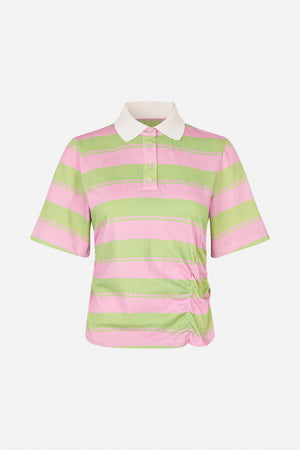 Vooraanzicht van een polo met korte mouwen, brede roze- en lichtgroene strepen, een witte puntkraag en een knoopsluiting.