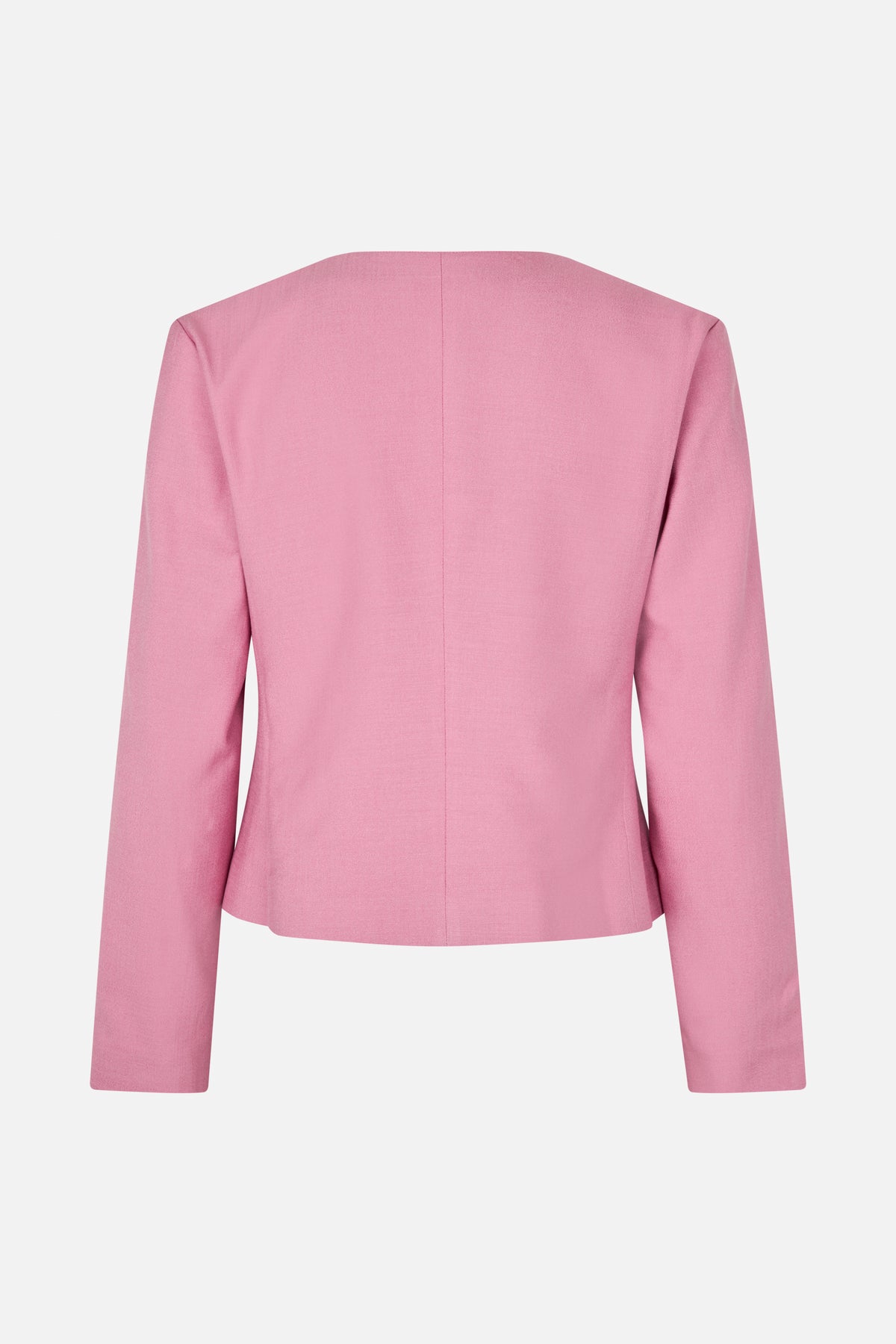 Rückenansicht einer rosafarbenen, langärmligen Jacke mit sauberem Halsausschnitt und vertikaler Mittelnaht.